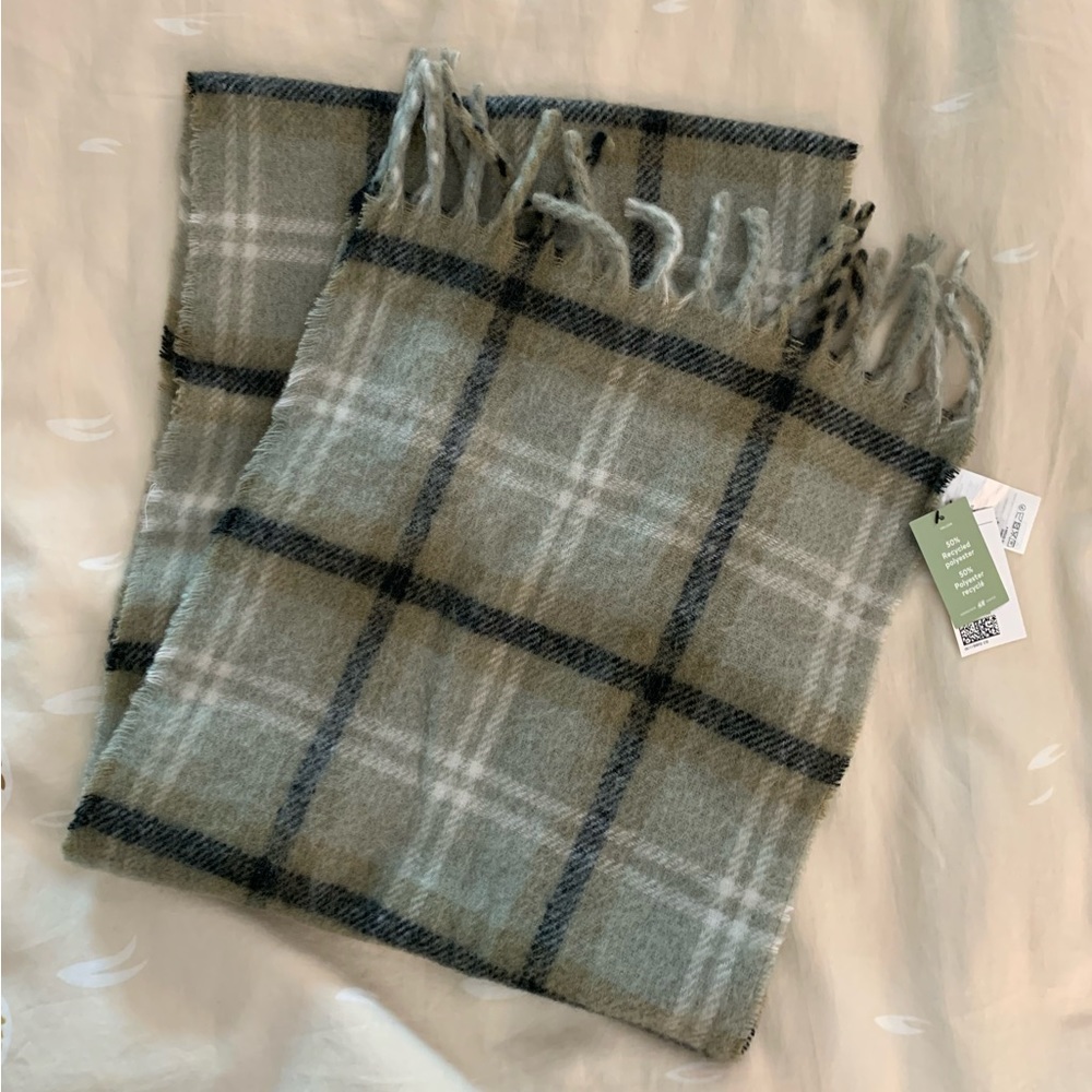 NWT H&M scarf